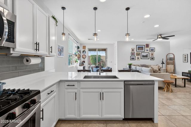 5950 N 90TH Drive, Glendale, AZ 85305