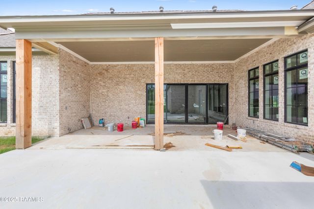 108 Trailing Oaks Drive, Youngsville, LA 70592