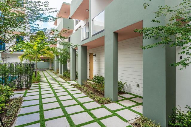 721 SW 11th Street E E, Miami, FL 33129