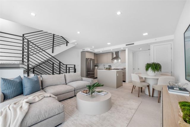 721 SW 11th Street E E, Miami, FL 33129