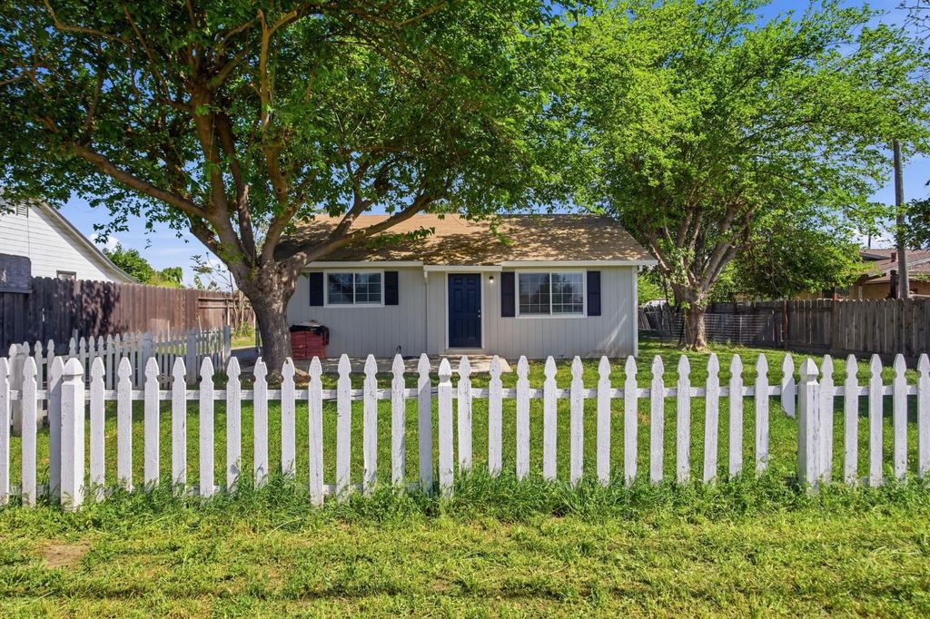 830 Montpelier Rd, Hickman, CA 95323