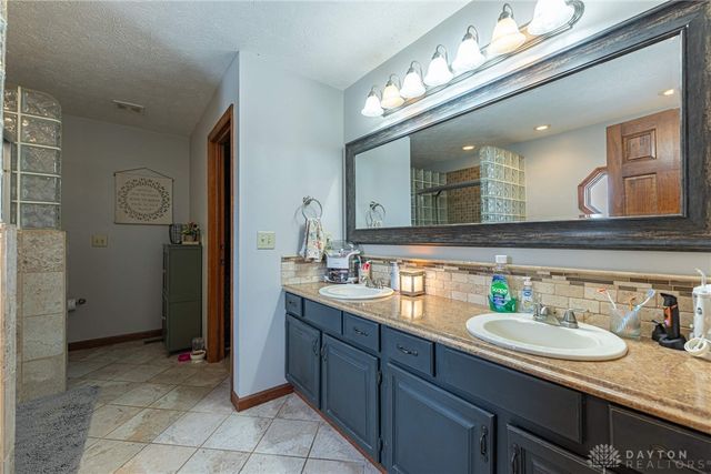 190 Nattix Court, Carlisle, OH 45005