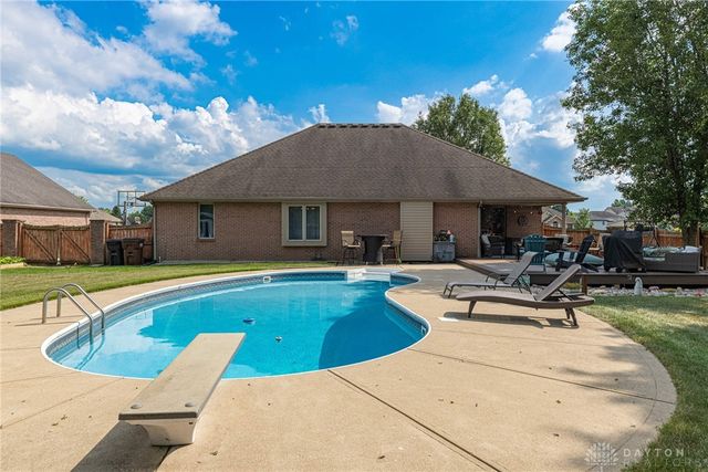 190 Nattix Court, Carlisle, OH 45005
