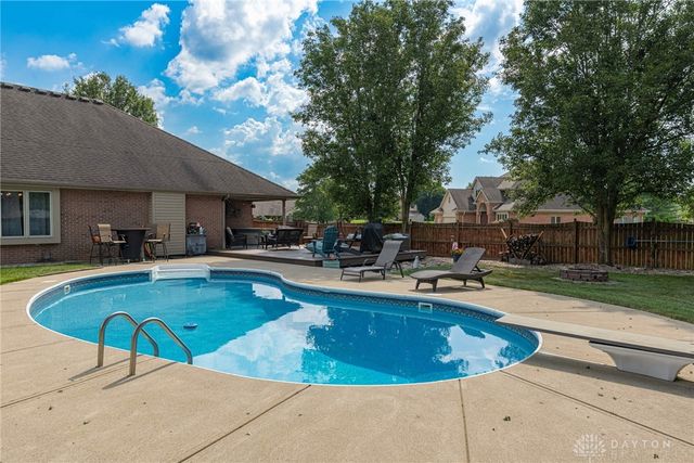 190 Nattix Court, Carlisle, OH 45005