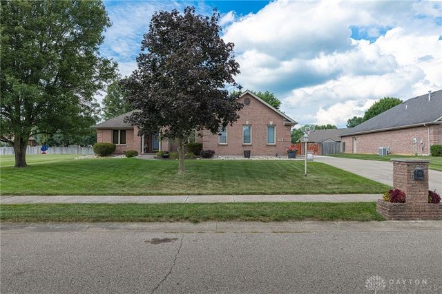 190 Nattix Court, Carlisle, OH 45005