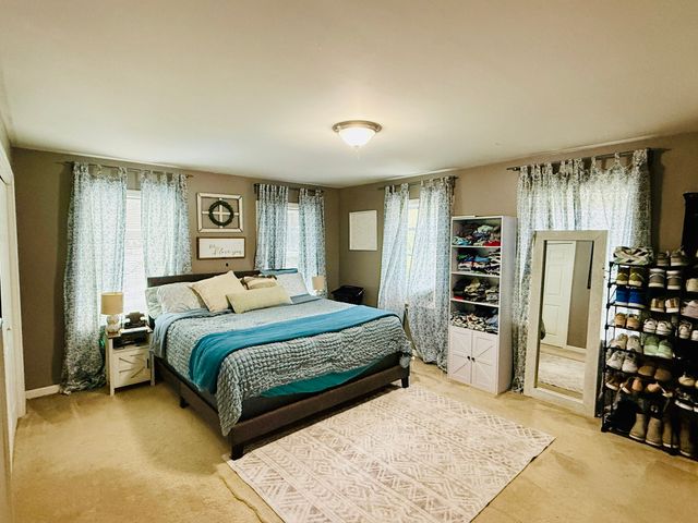 20 Memorial St, Templeton, MA 01436