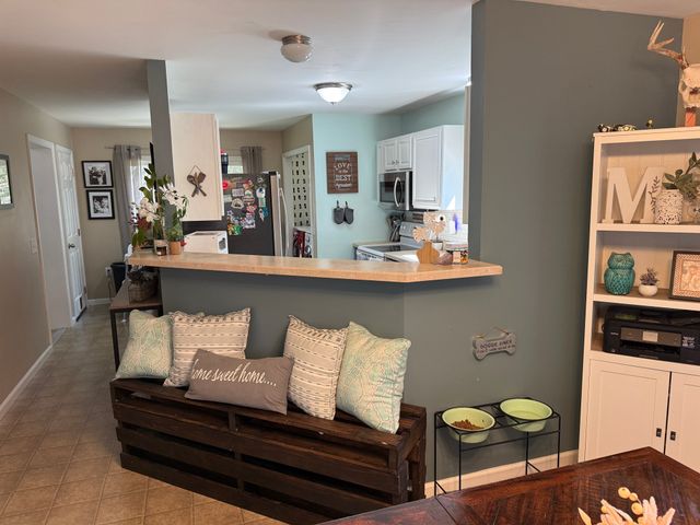 20 Memorial St, Templeton, MA 01436