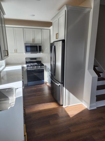 7 Iron Frg Alley, Charleston, SC 29403