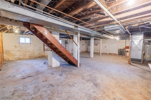 222 Central Parkway Avenue SE, Warren, OH 44483