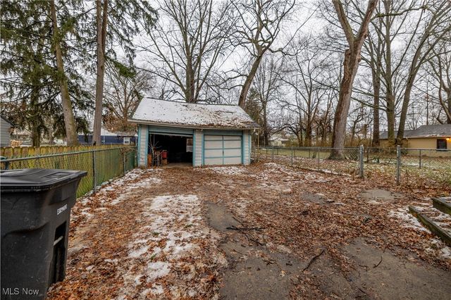 222 Central Parkway Avenue SE, Warren, OH 44483