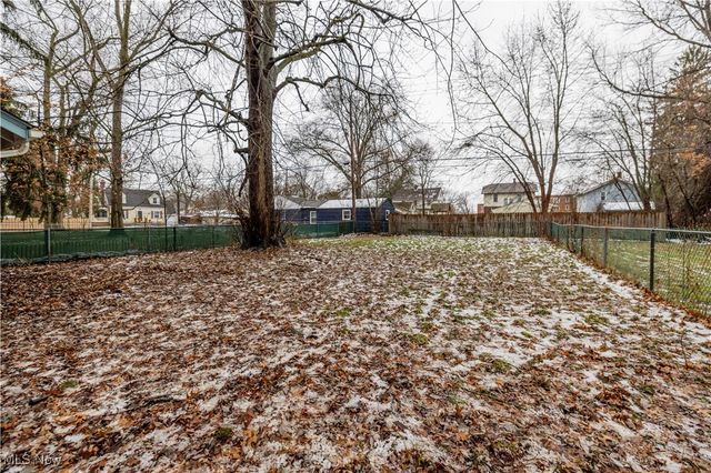 222 Central Parkway Avenue SE, Warren, OH 44483