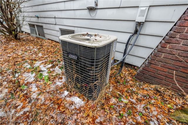 222 Central Parkway Avenue SE, Warren, OH 44483