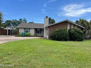 2 Concord Place, Gulfport, MS 39507