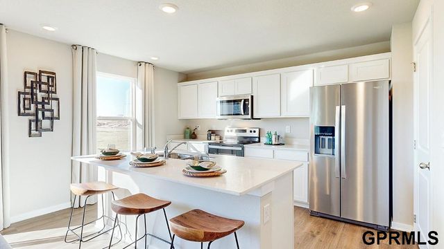 6066 N 185 Street, Elkhorn, NE 68022
