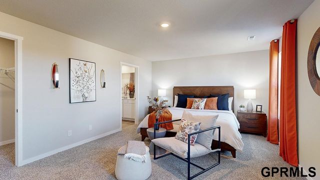 6066 N 185 Street, Elkhorn, NE 68022