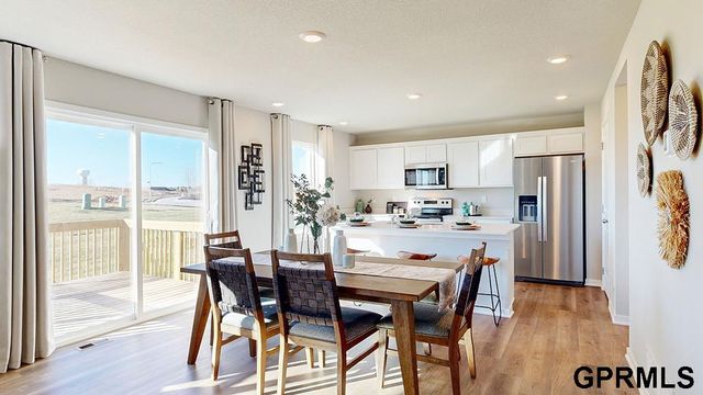 6066 N 185 Street, Elkhorn, NE 68022