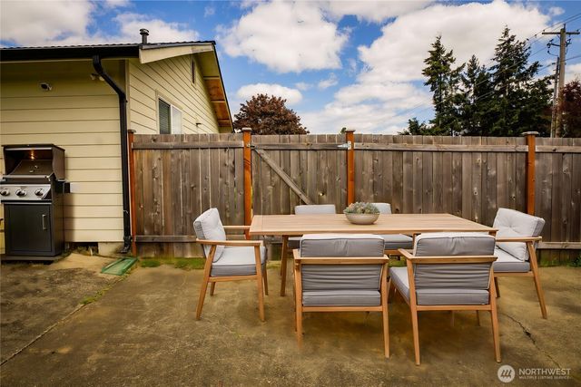10001 Beth Court SE, Yelm, WA 98597