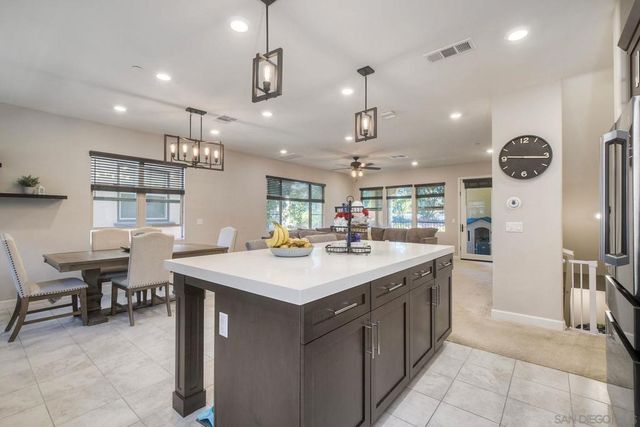 1577 Castillo Way 5, Vista, CA 92081