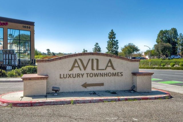 1577 Castillo Way 5, Vista, CA 92081
