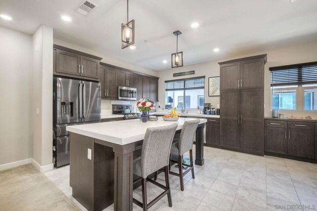 1577 Castillo Way 5, Vista, CA 92081