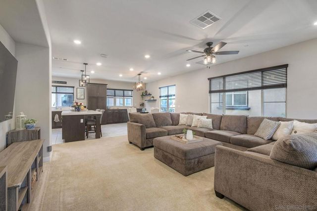1577 Castillo Way 5, Vista, CA 92081