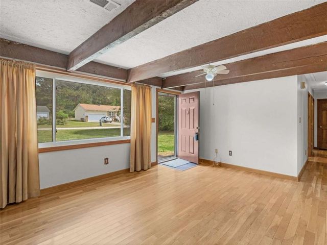 10 Glenn Burnie Drive, Stockbridge, GA 30281