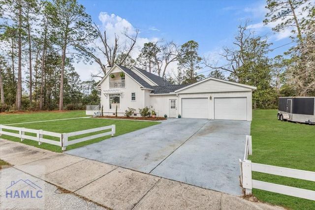 686 S 4th Street, Jesup, GA 31545