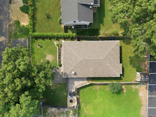 8 Roberts Street, Mastic, NY 11950