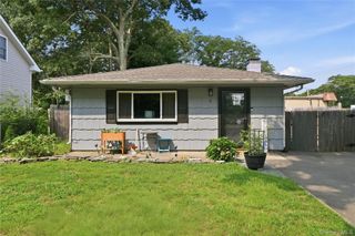 8 Roberts Street, Mastic, NY 11950