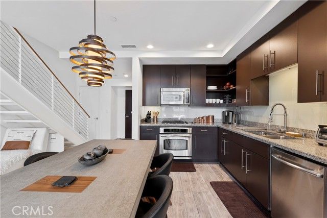 1100 Wilshire Boulevard 1707, Los Angeles, CA 90017