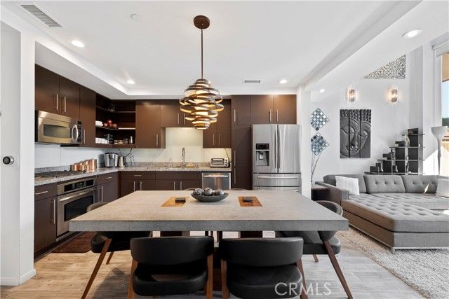 1100 Wilshire Boulevard 1707, Los Angeles, CA 90017