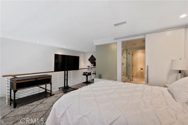 1100 Wilshire Boulevard 1707, Los Angeles, CA 90017