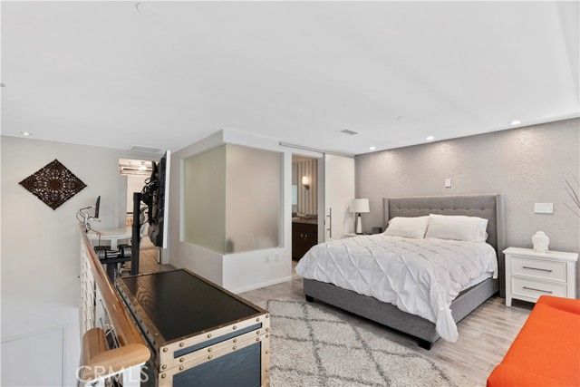 1100 Wilshire Boulevard 1707, Los Angeles, CA 90017