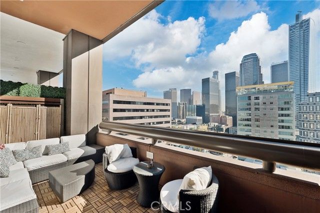 1100 Wilshire Boulevard 1707, Los Angeles, CA 90017