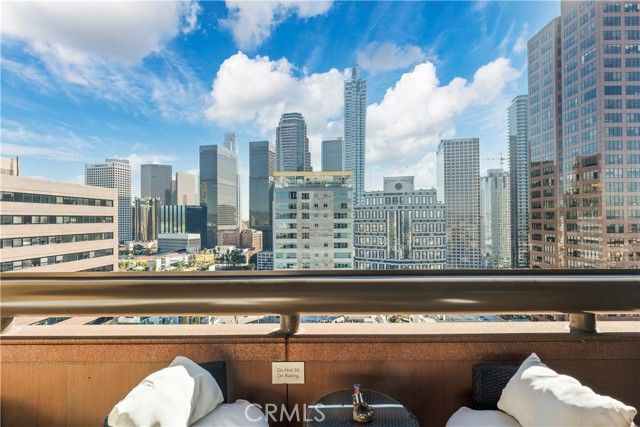 1100 Wilshire Boulevard 1707, Los Angeles, CA 90017