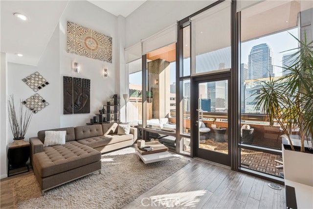 1100 Wilshire Boulevard 1707, Los Angeles, CA 90017