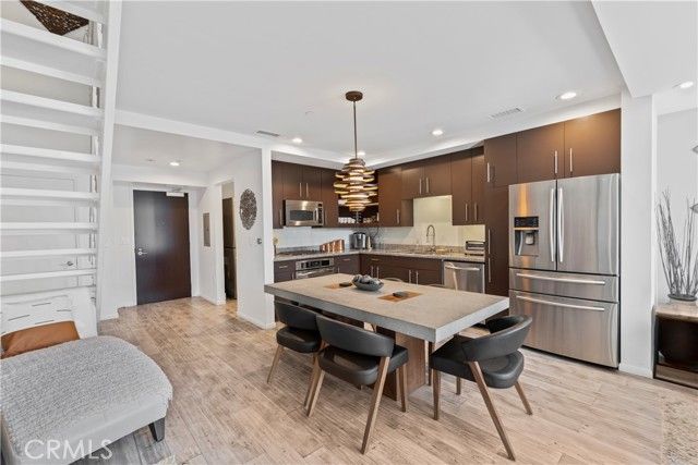 1100 Wilshire Boulevard 1707, Los Angeles, CA 90017