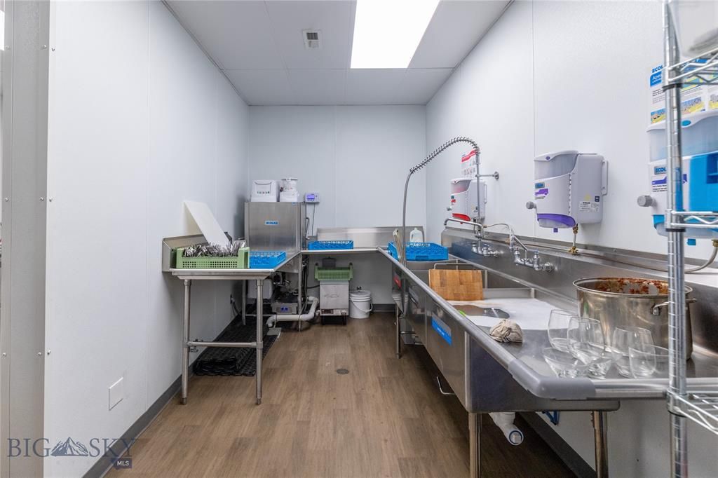 53 E Park Street, Butte, MT 59701 photo 27