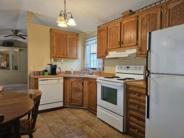 81 LINDSEY LN, Rocky Mount, VA 24151