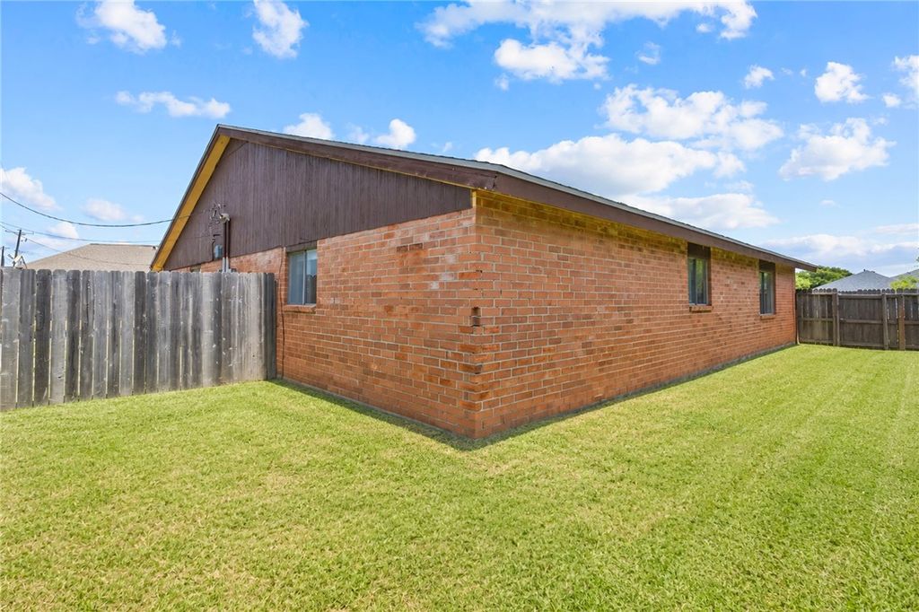 321 Easy St A&B, Corpus Christi, TX 78418 — photo 3