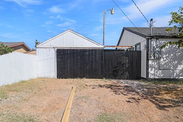 1701 E 6th St, Odessa, TX 79761