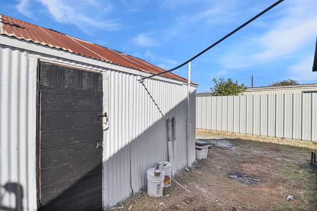 1701 E 6th St, Odessa, TX 79761