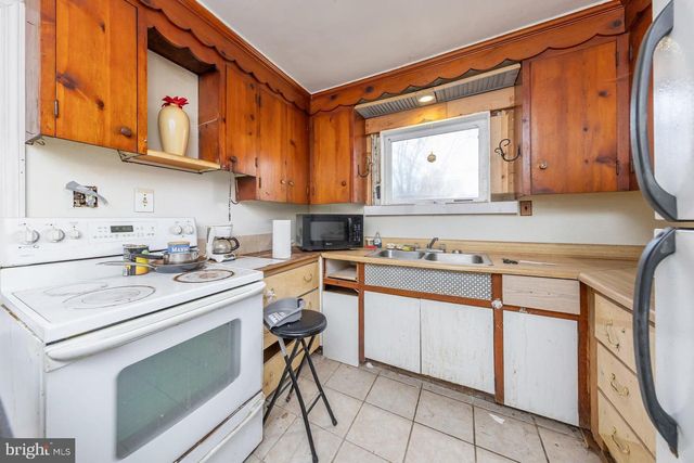 413 MYRTLE AVE, Lindenwold, NJ 08021