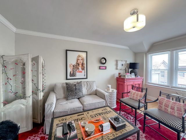 733 Elm Street 302, Winnetka, IL 60093