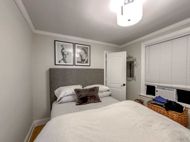 733 Elm Street 302, Winnetka, IL 60093