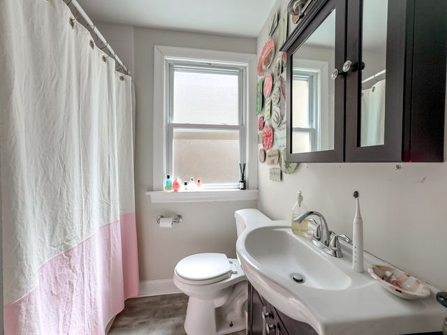 733 Elm Street 302, Winnetka, IL 60093