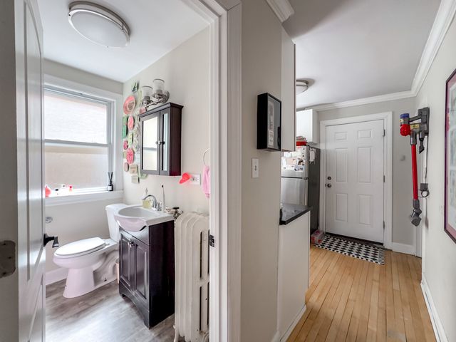 733 Elm Street 302, Winnetka, IL 60093
