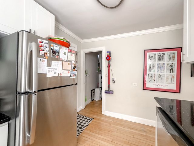733 Elm Street 302, Winnetka, IL 60093