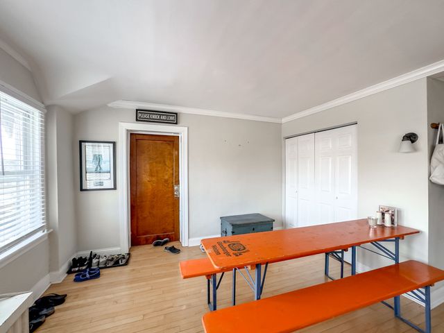 733 Elm Street 302, Winnetka, IL 60093