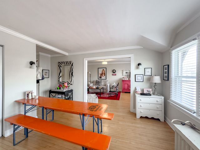 733 Elm Street 302, Winnetka, IL 60093